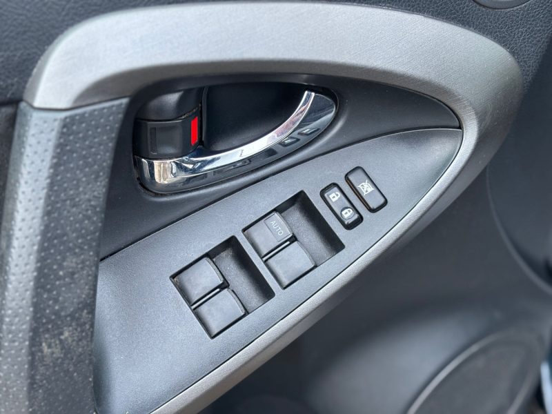 TOYOTA RAV4 2.2 150 CH  D-4D 2 WD FAP LIFE EDITION