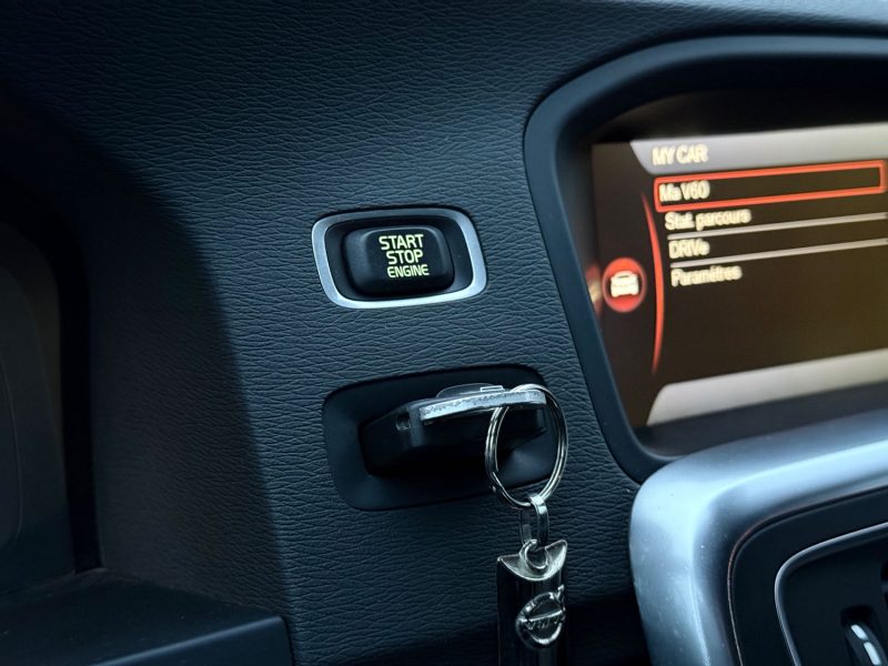 VOLVO V60 D4 2.0 163CH STOP&START MOMENTUM BUSINESS GEARTRONIC A