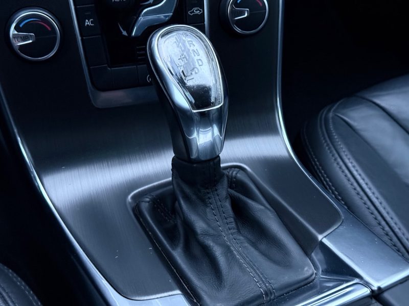 VOLVO V60 D4 2.0 163CH STOP&START MOMENTUM BUSINESS GEARTRONIC A