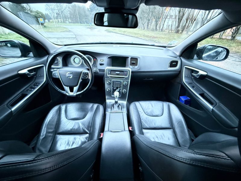 VOLVO V60 D4 2.0 163CH STOP&START MOMENTUM BUSINESS GEARTRONIC A