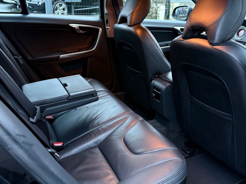 VOLVO V60 D4 2.0 163CH STOP&START MOMENTUM BUSINESS GEARTRONIC A