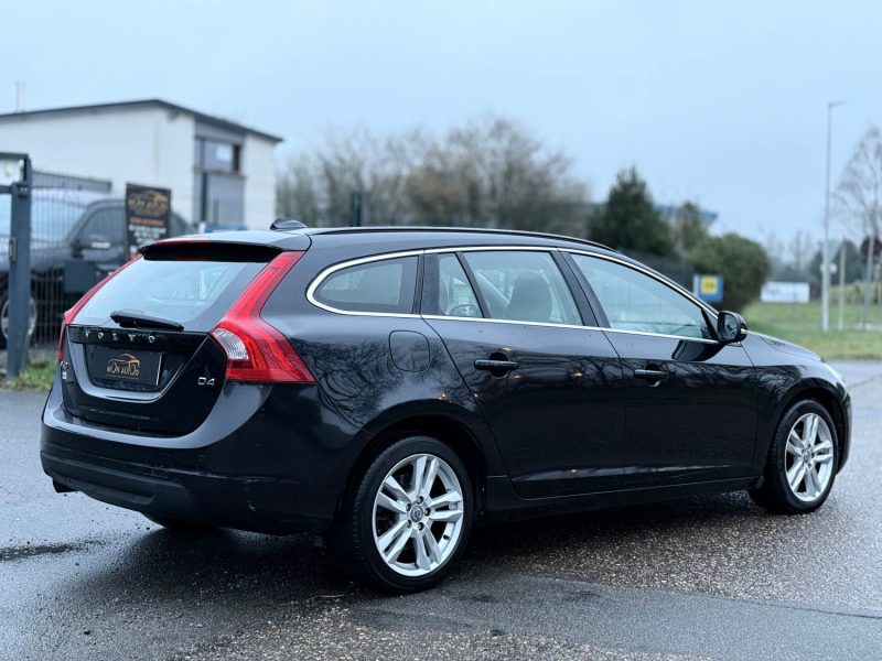 VOLVO V60 D4 2.0 163CH STOP&START MOMENTUM BUSINESS GEARTRONIC A
