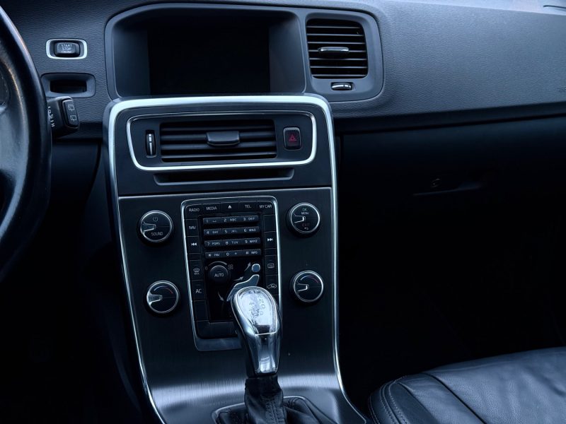 VOLVO V60 D4 2.0 163CH STOP&START MOMENTUM BUSINESS GEARTRONIC A