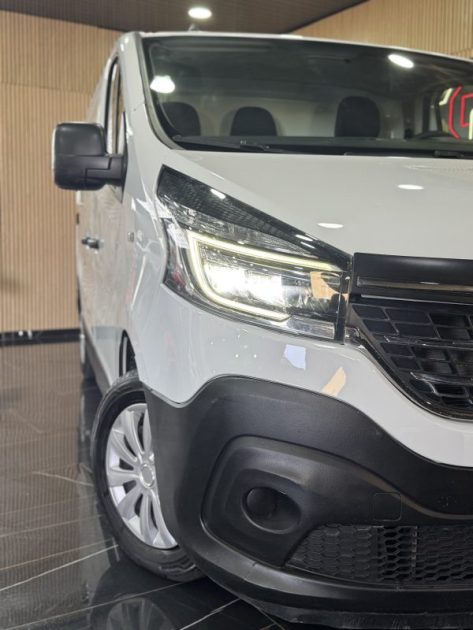 RENAULT TRAFIC 2021