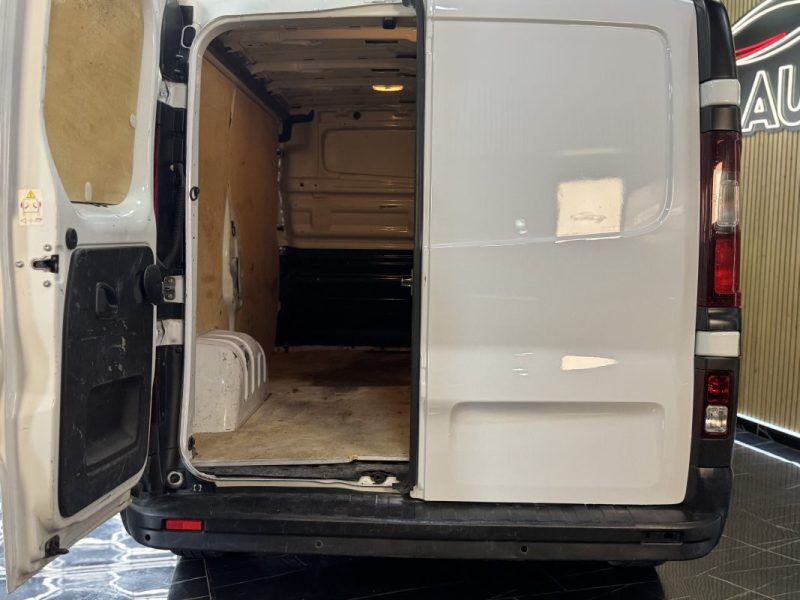 RENAULT TRAFIC 2021
