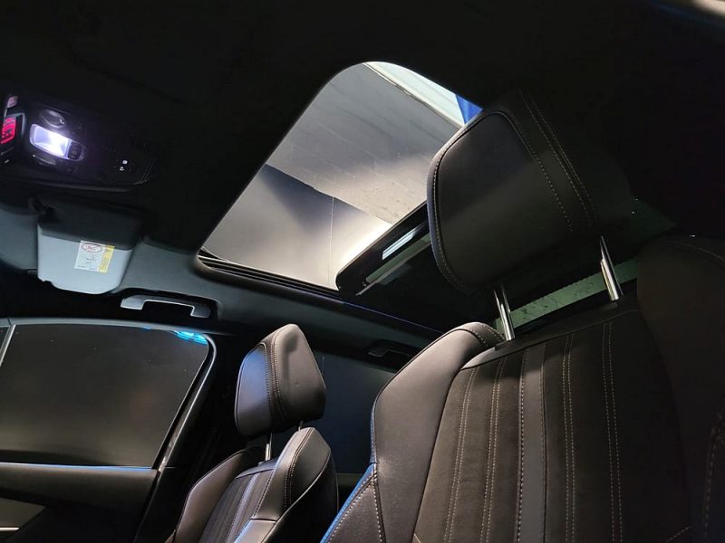 PEUGEOT 3008 1.6 Hybrid GT PACK 225 CV PACK BLACK / TOIT OUVRANT + SIEGES CHAUFFANTS + FOCAL /