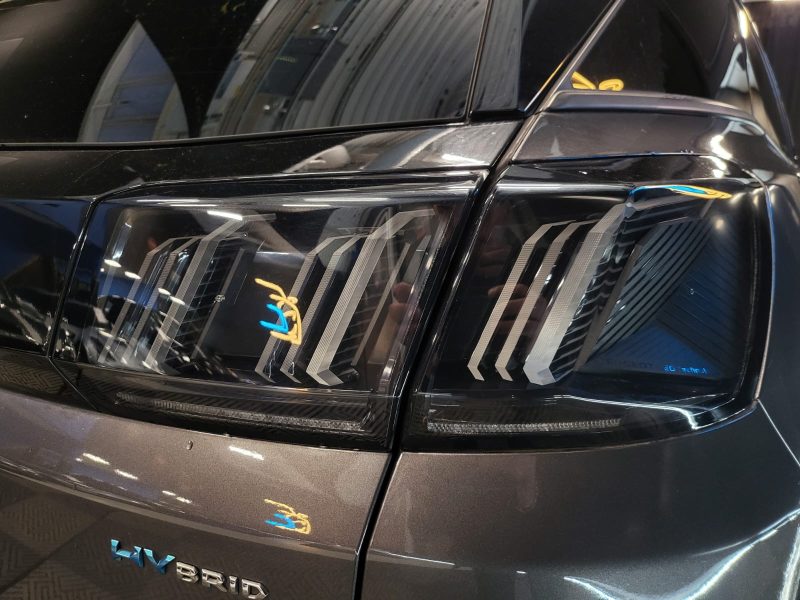 PEUGEOT 3008 1.6 Hybrid GT PACK 225 CV PACK BLACK / TOIT OUVRANT + SIEGES CHAUFFANTS + FOCAL /