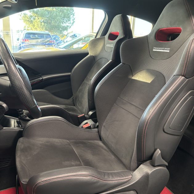 PEUGEOT 208 1.6 GTI 210 cv GTI BY-PEUGEOT-SPORT Garantie 12 mois