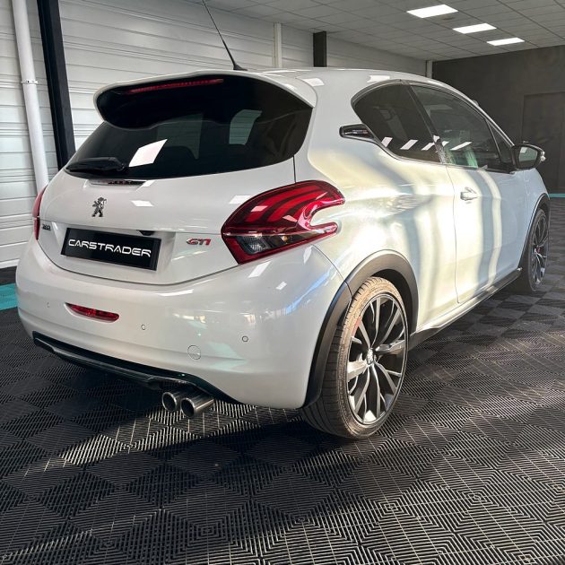 PEUGEOT 208 1.6 GTI 210 cv GTI BY-PEUGEOT-SPORT Garantie 12 mois