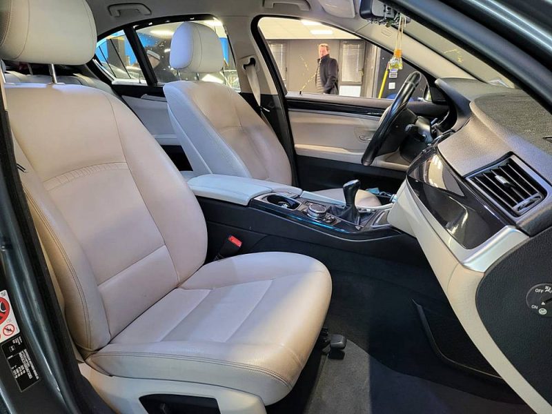 BMW SERIE 5 518d 2.0D 150cv EXECUTIVE / 2EME MAIN / SIEGE ELEC / H&K / LUMIERE D AMBIANCE