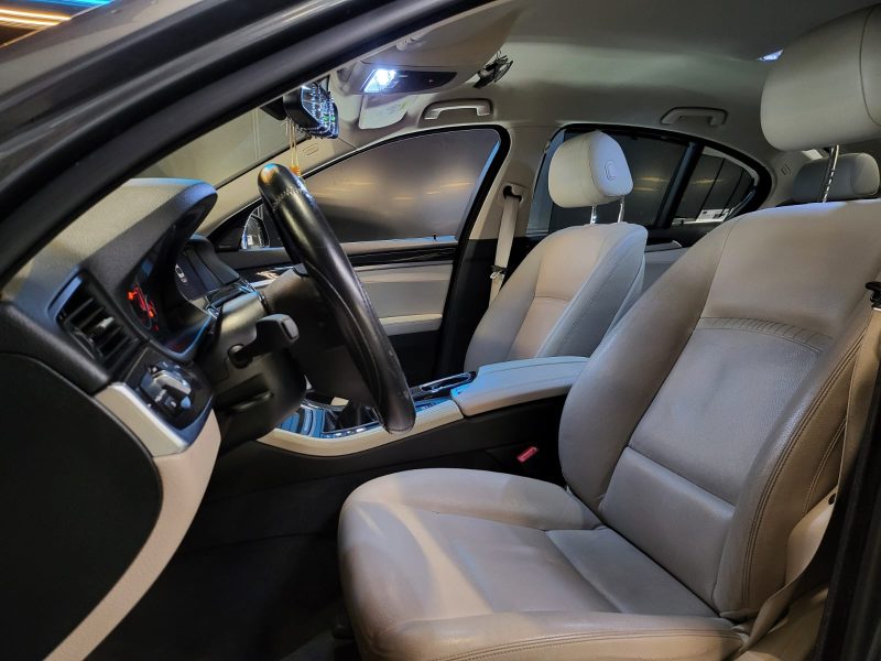 BMW SERIE 5 518d 2.0D 150cv EXECUTIVE / 2EME MAIN / SIEGE ELEC / H&K / LUMIERE D AMBIANCE