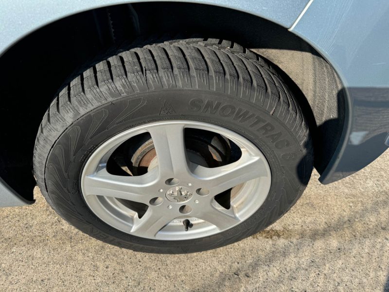 PEUGEOT 207 2010