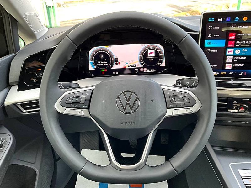 VOLKSWAGEN  GOLF 8  