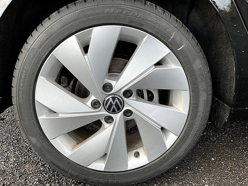 VOLKSWAGEN  GOLF 8  