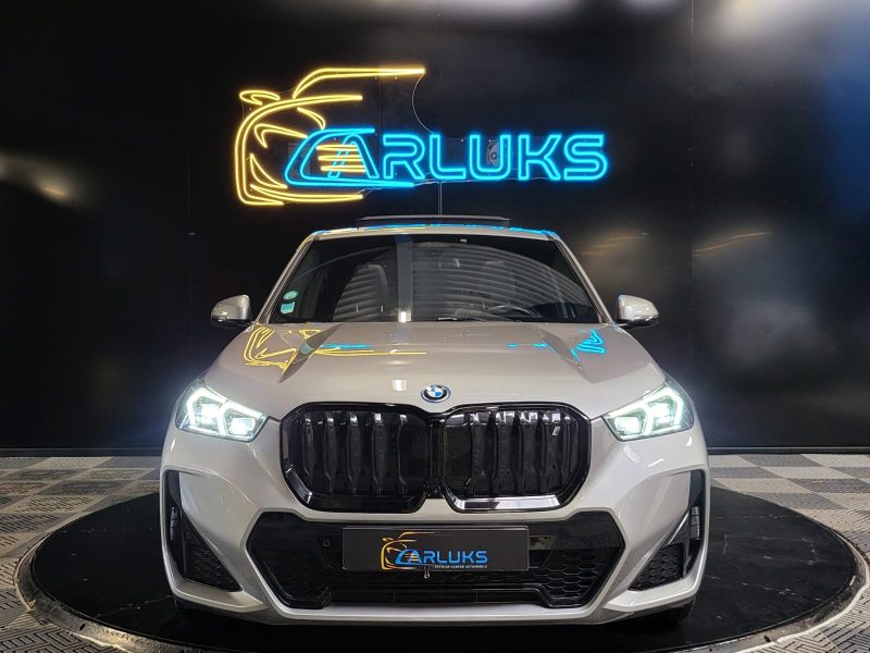 BMW iX1xDRIVE30 BVA M SPORT 313CV / TOIT OUVRANT / HARMAN KARDON / TETE HAUTE