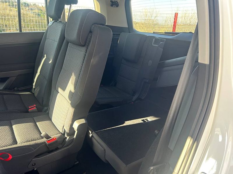 VOLKSWAGEN  TOURAN 2024