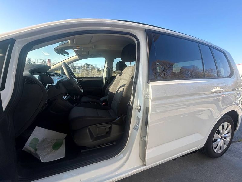 VOLKSWAGEN  TOURAN 2024