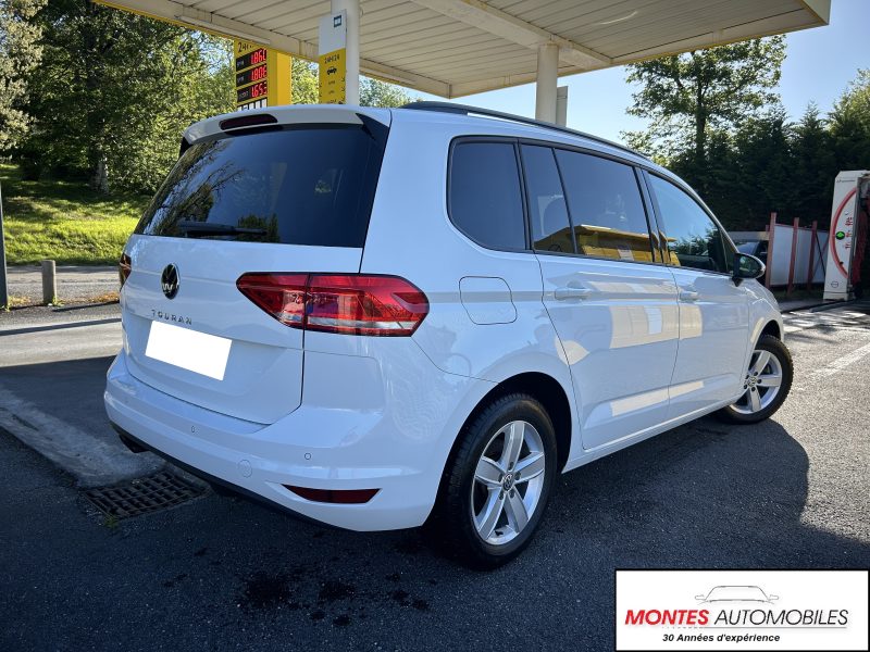 VOLKSWAGEN  TOURAN 2024