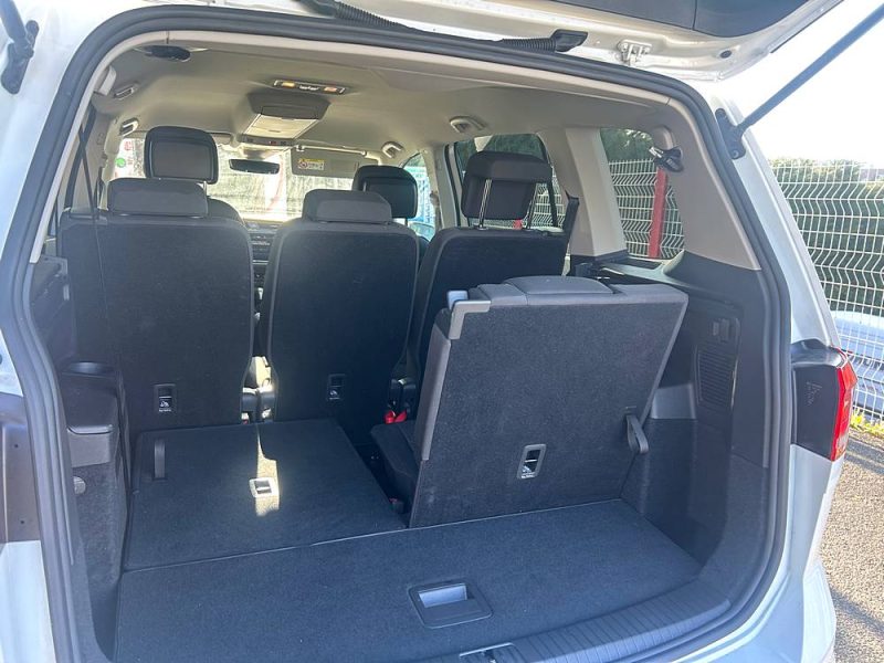 VOLKSWAGEN  TOURAN 2024