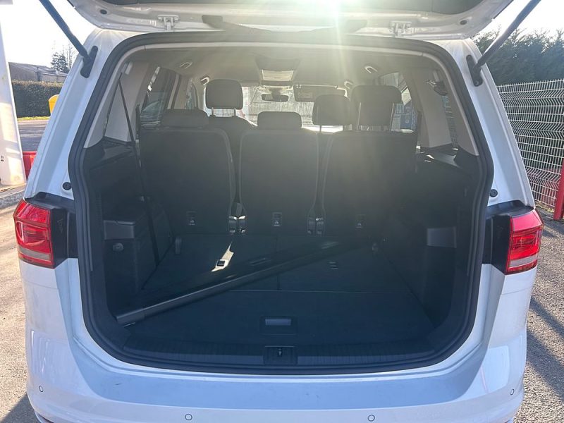 VOLKSWAGEN  TOURAN 2024