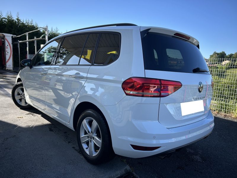 VOLKSWAGEN  TOURAN 2024