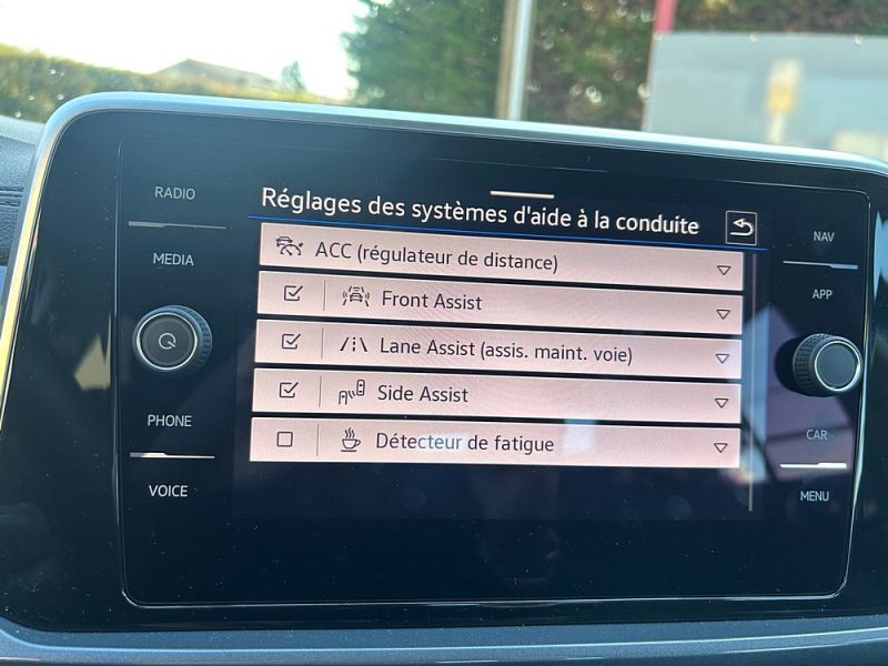 VOLKSWAGEN T-ROC 2023