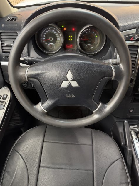 MITSUBISHI PAJERO 2016