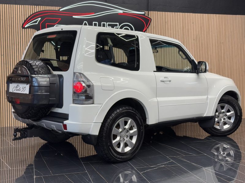 MITSUBISHI PAJERO 2016