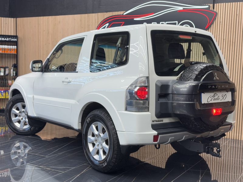 MITSUBISHI PAJERO 2016