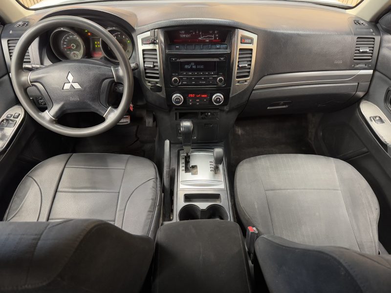 MITSUBISHI PAJERO 2016