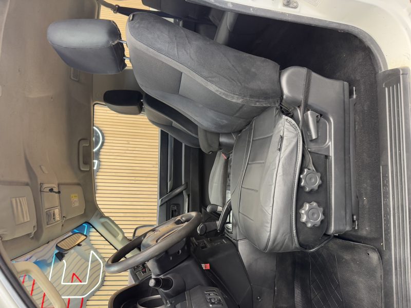 MITSUBISHI PAJERO 2016