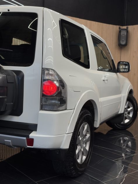 MITSUBISHI PAJERO 2016