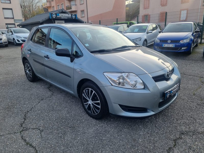 TOYOTA AURIS  2009