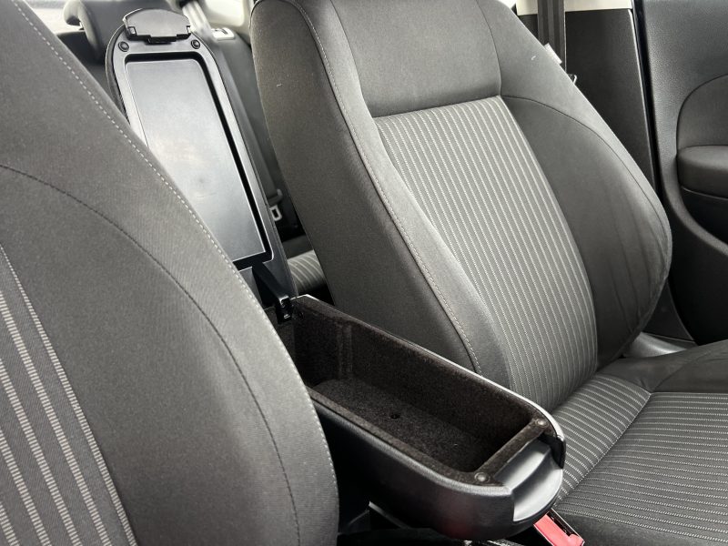 VOLKSWAGEN POLO 5 V 1.6 TDI 90 Cv SPORTLINE 5 PORTES GPS REGULATEUR CRIT AIR 2 - GARANTIE 1 AN