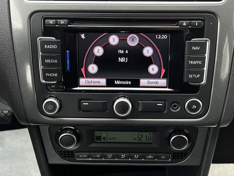 VOLKSWAGEN POLO 5 V 1.6 TDI 90 Cv SPORTLINE 5 PORTES GPS REGULATEUR CRIT AIR 2 - GARANTIE 1 AN