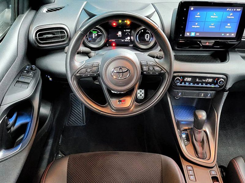 TOYOTA YARIS HYBRID GR SPORT 116 cv CVT 