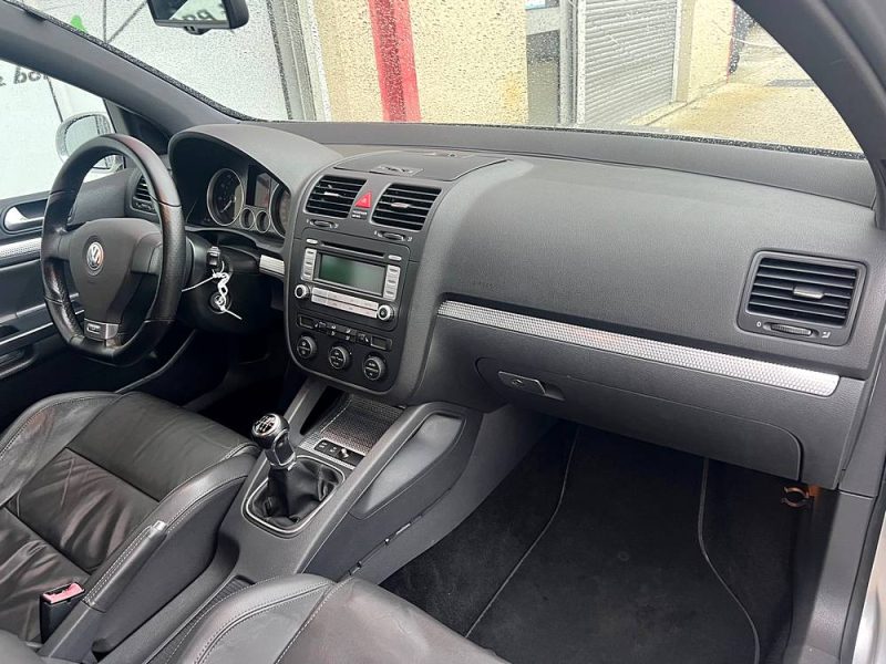 VOLKSWAGEN GOLF R32 2008