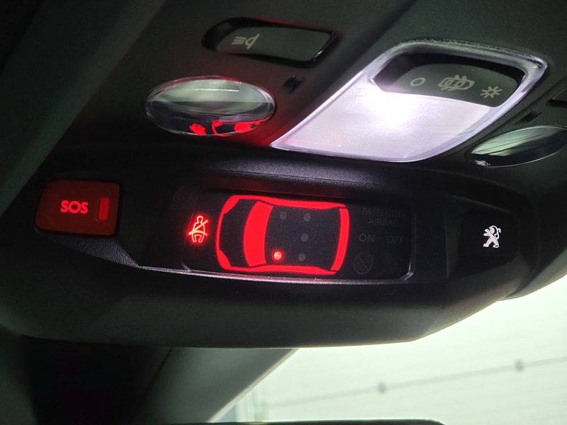 PEUGEOT 3008 II Hybrid 225cv Allure Business Boîte Auto e-EAT8