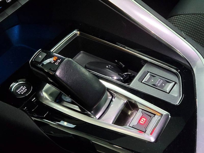 PEUGEOT 3008 II Hybrid 225cv Allure Business Boîte Auto e-EAT8
