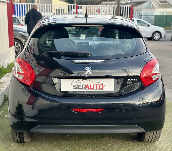 PEUGEOT 208 2014