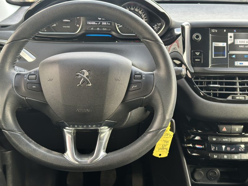 PEUGEOT 208 2014