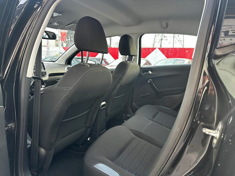PEUGEOT 208 2014