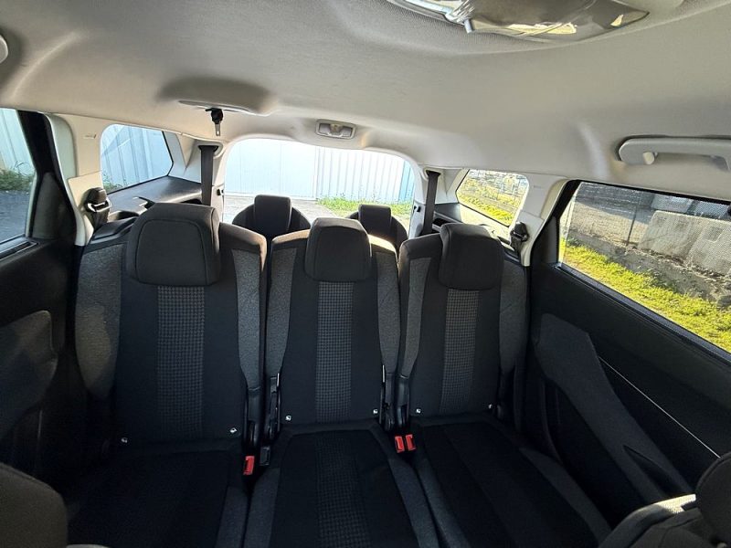 PEUGEOT 5008 1.5 BlueHDi EAT8 S&S 130cv ALLURE