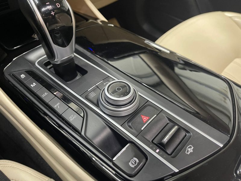 MASERATI LEVANTE  2018