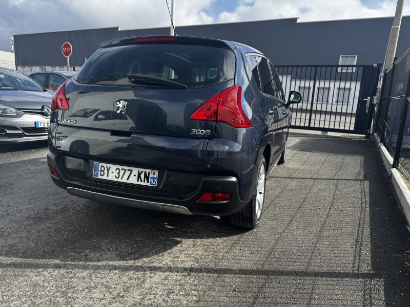 PEUGEOT 3008 2011