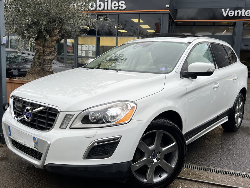 VOLVO XC60 XENIUM T6 3.0 Ti 304 Cv 4x4 TOIT OUVRANT CUIR GPS CRIT AIR 1 ORIGINE FRANCE Garantie 1 an