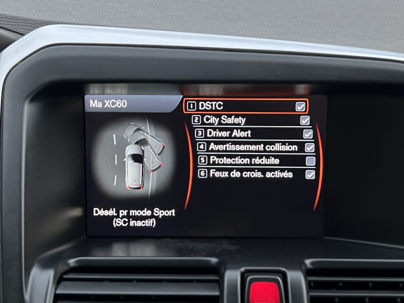 VOLVO XC60 XENIUM T6 3.0 Ti 304 Cv 4x4 TOIT OUVRANT CUIR GPS CRIT AIR 1 ORIGINE FRANCE Garantie 1 an