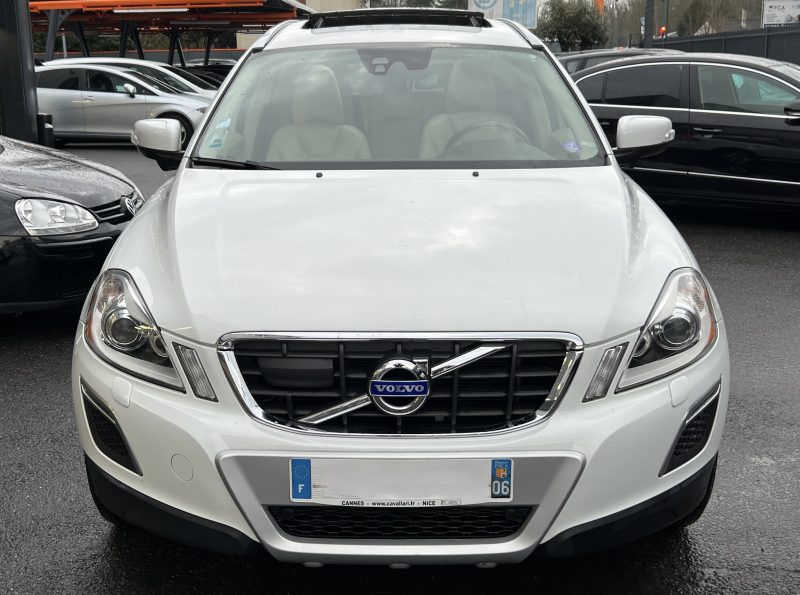 VOLVO XC60 XENIUM T6 3.0 Ti 304 Cv 4x4 TOIT OUVRANT CUIR GPS CRIT AIR 1 ORIGINE FRANCE Garantie 1 an