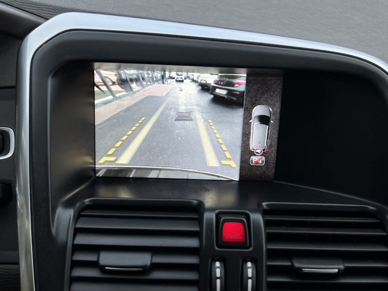 VOLVO XC60 XENIUM T6 3.0 Ti 304 Cv 4x4 TOIT OUVRANT CUIR GPS CRIT AIR 1 ORIGINE FRANCE Garantie 1 an