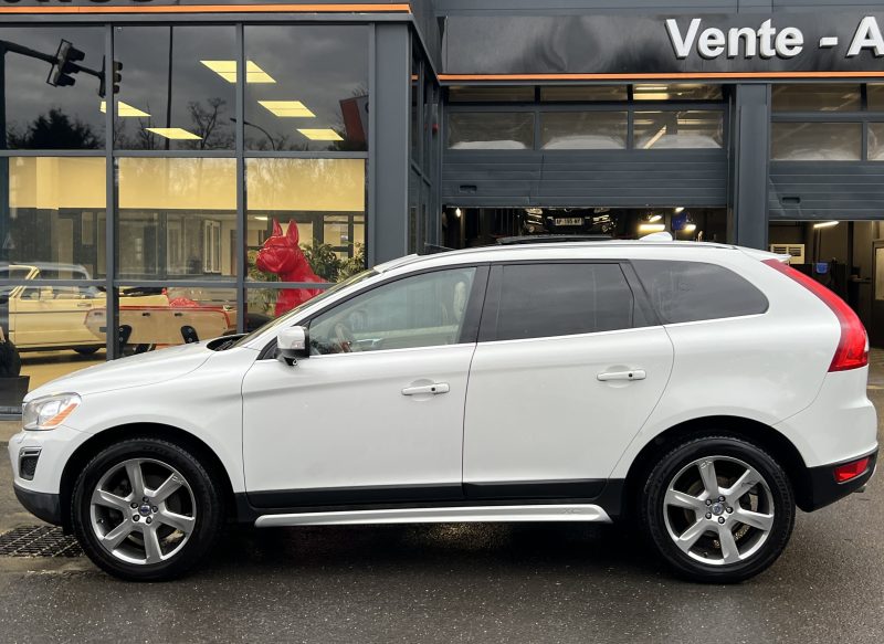 VOLVO XC60 XENIUM T6 3.0 Ti 304 Cv 4x4 TOIT OUVRANT CUIR GPS CRIT AIR 1 ORIGINE FRANCE Garantie 1 an